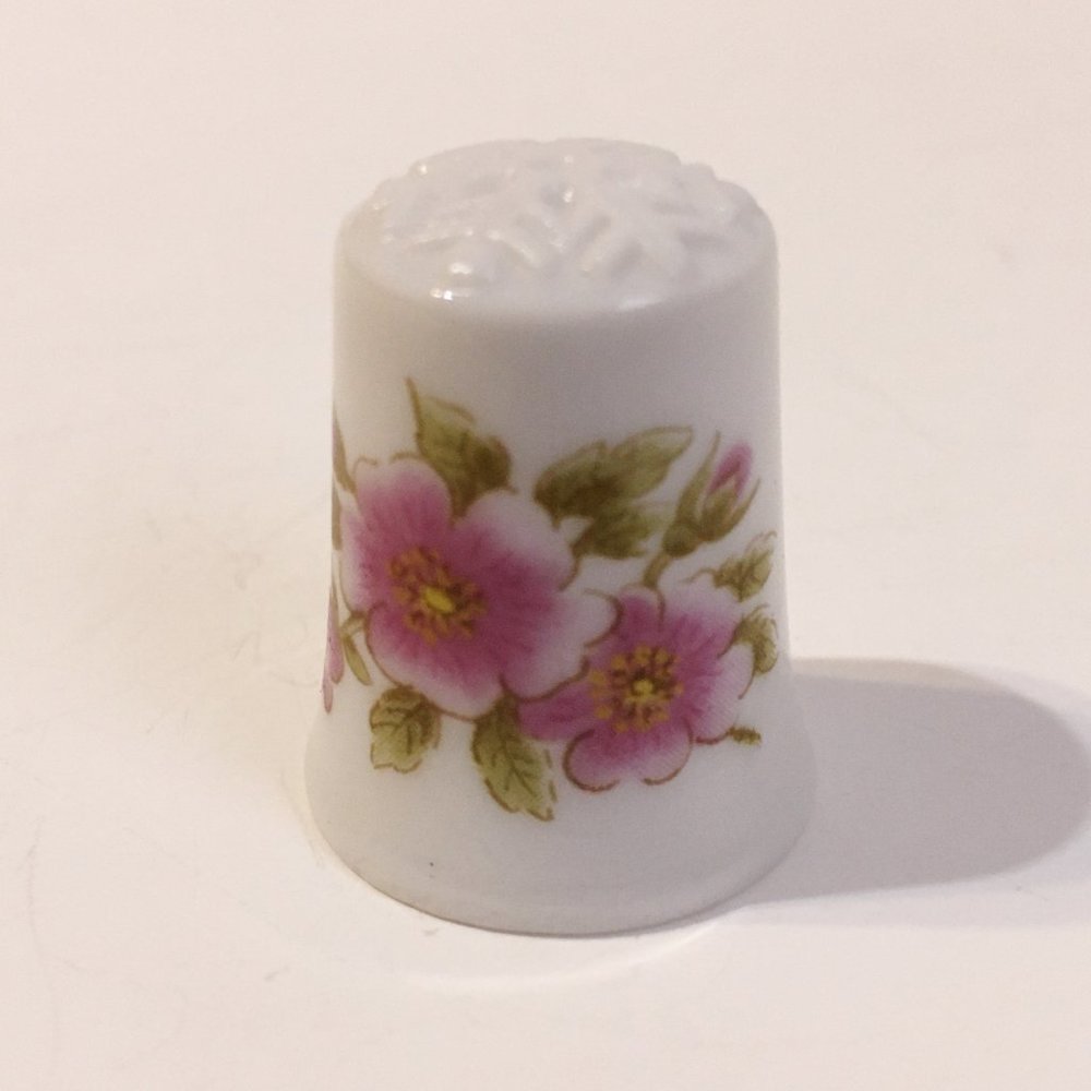 Jaeger Thimble Snowflake Pink Flowers Green Leaves Bavaria Germany Porcelain